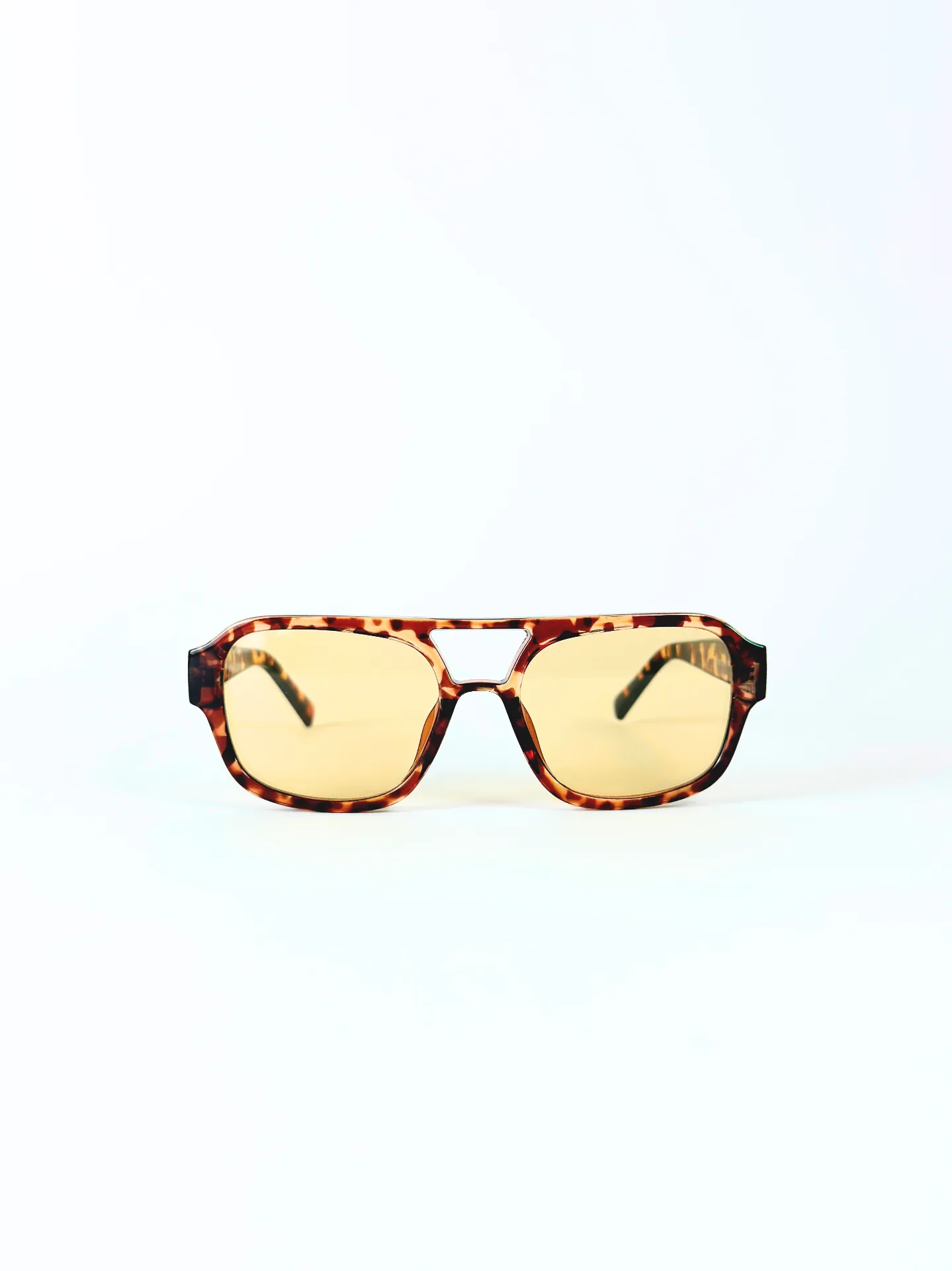 HYRO® Pilot Tortoise — front view